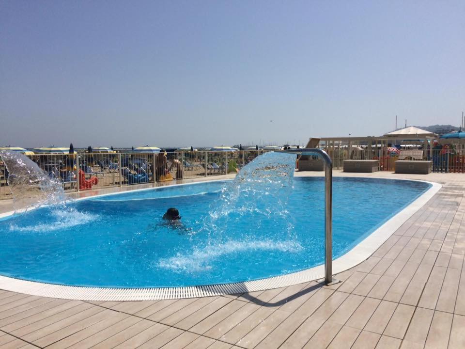 B&B Residence Sorriso Cattolica Dış mekan fotoğraf